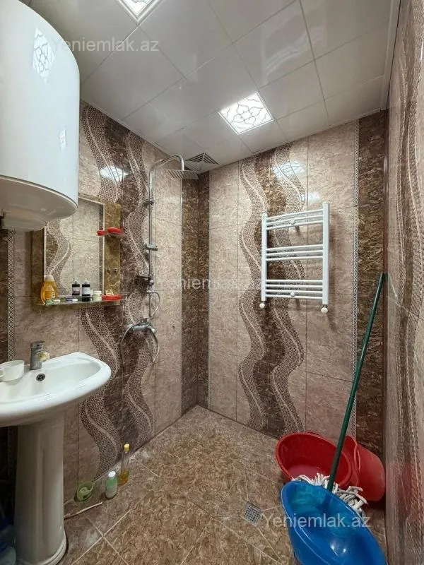 Satılır 2 otaqlı köhnə tikili 58 m²