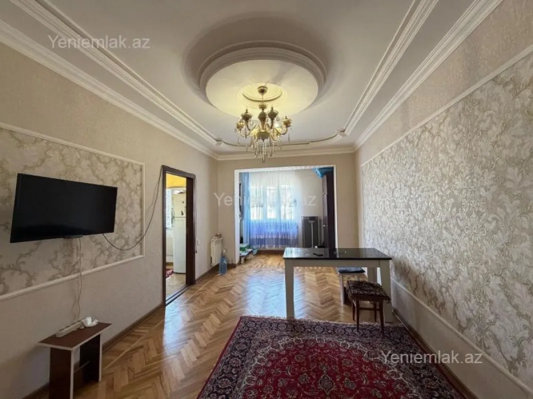 Satılır 2 otaqlı köhnə tikili 58 m²