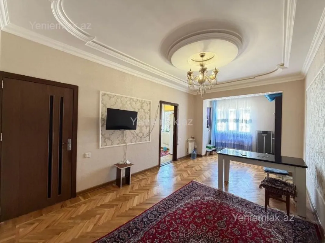 Satılır 2 otaqlı köhnə tikili 58 m²