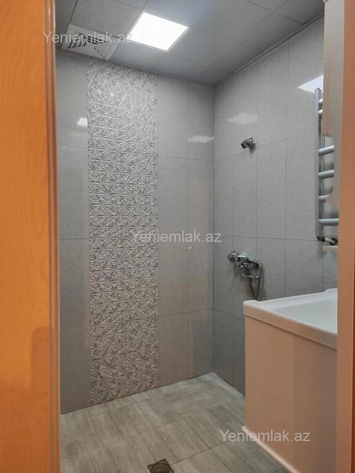 Satılır 3 otaqlı yeni tikili 74 m²