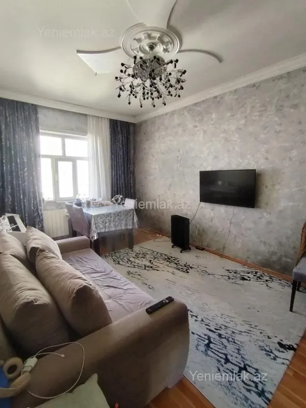 Satılır 2 otaqlı köhnə tikili 40 m²