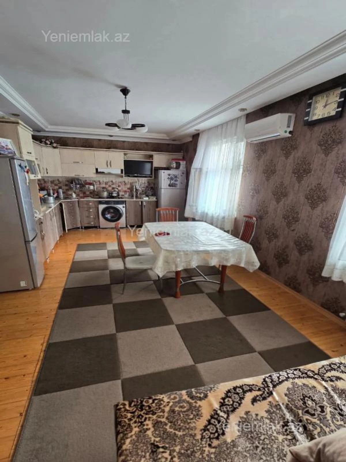 Satılır 10 otaqlı həyət evi 250 m²
