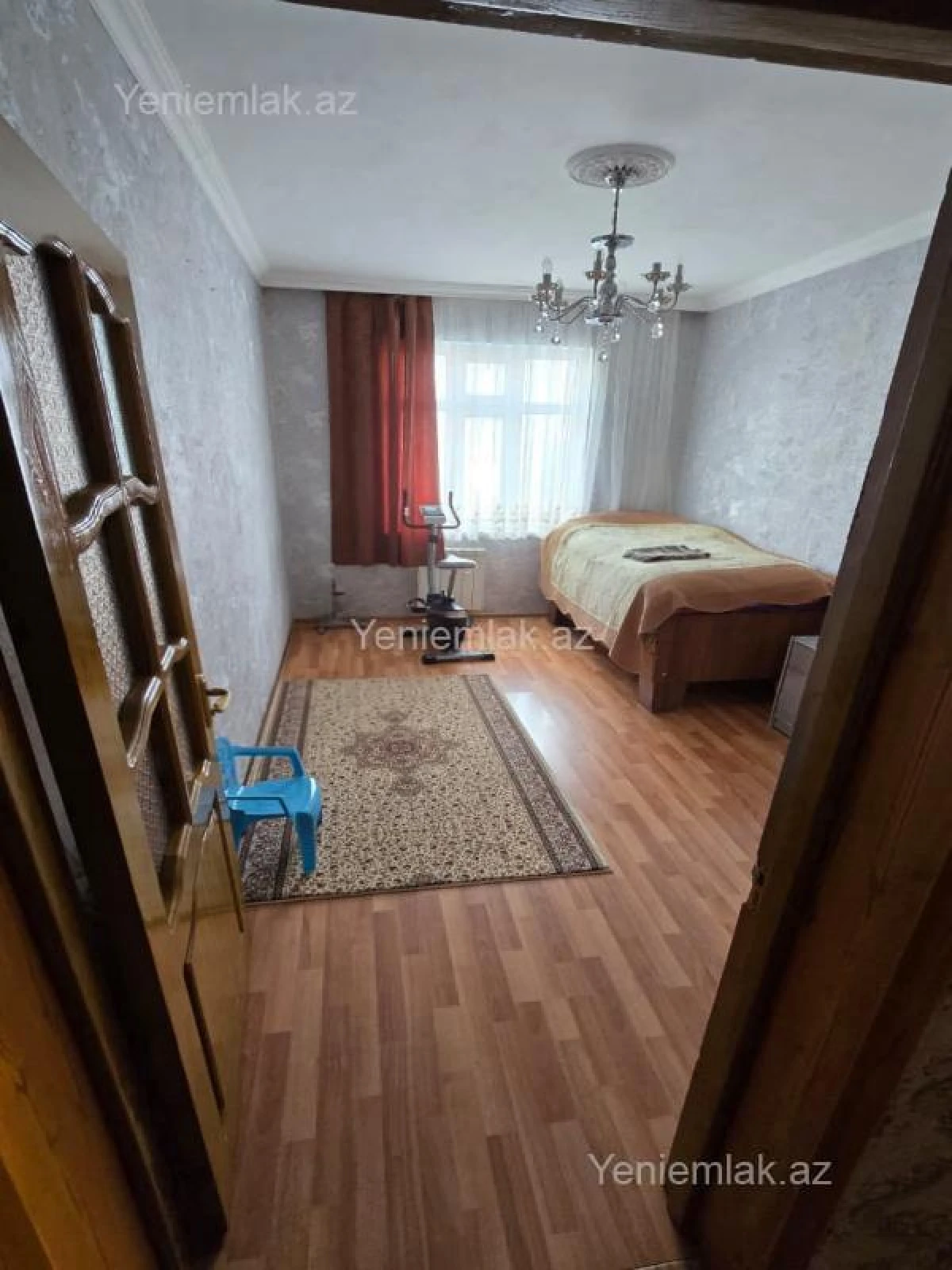 Satılır 10 otaqlı həyət evi 250 m²