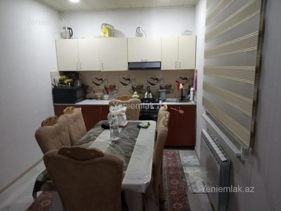 Satılır 10 otaqlı həyət evi 250 m²