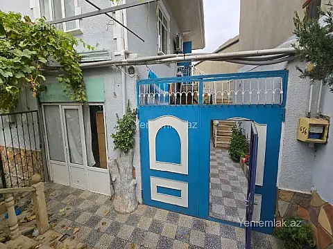 Satılır 10 otaqlı həyət evi 250 m²