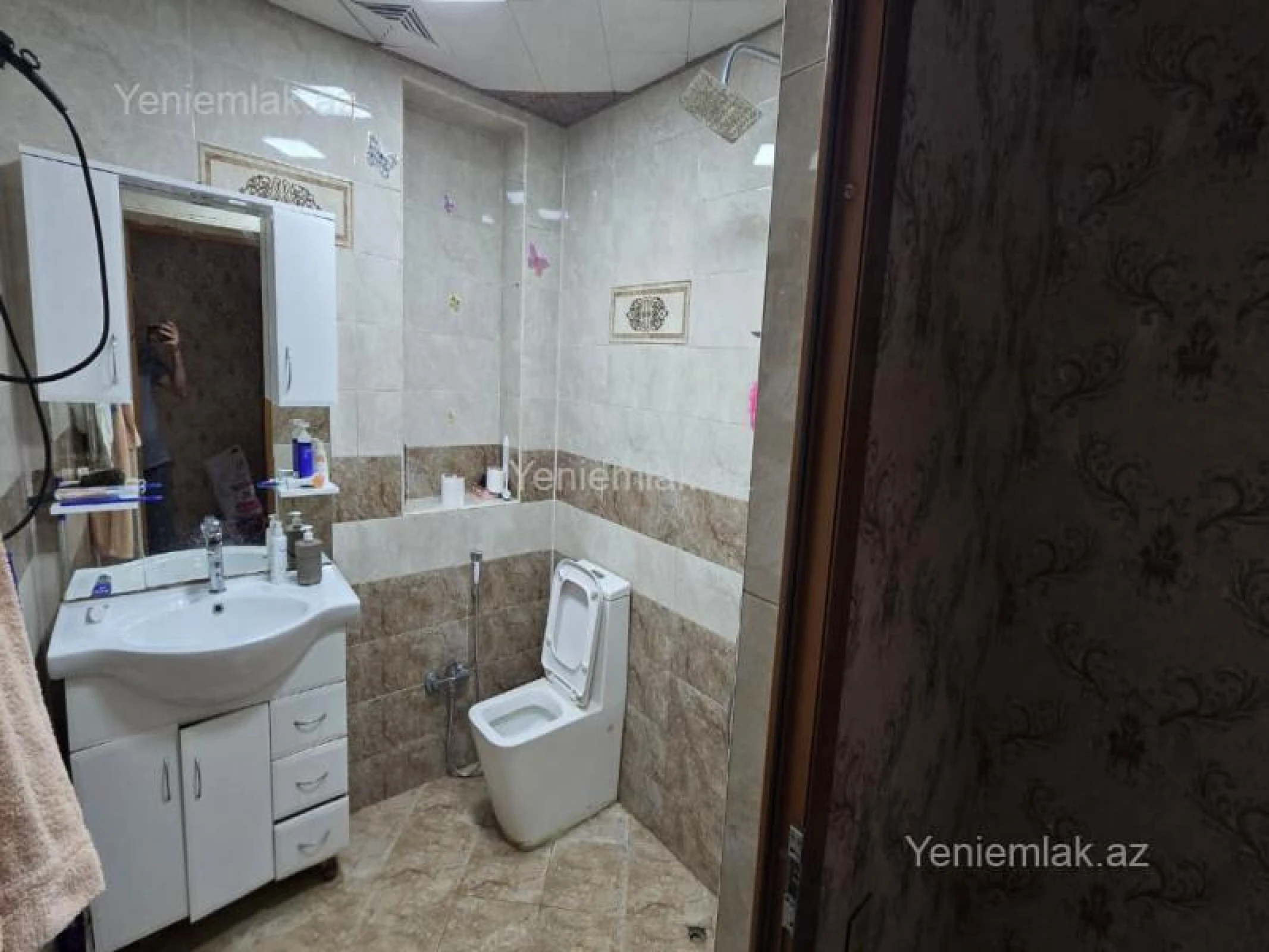 Satılır 10 otaqlı həyət evi 250 m²