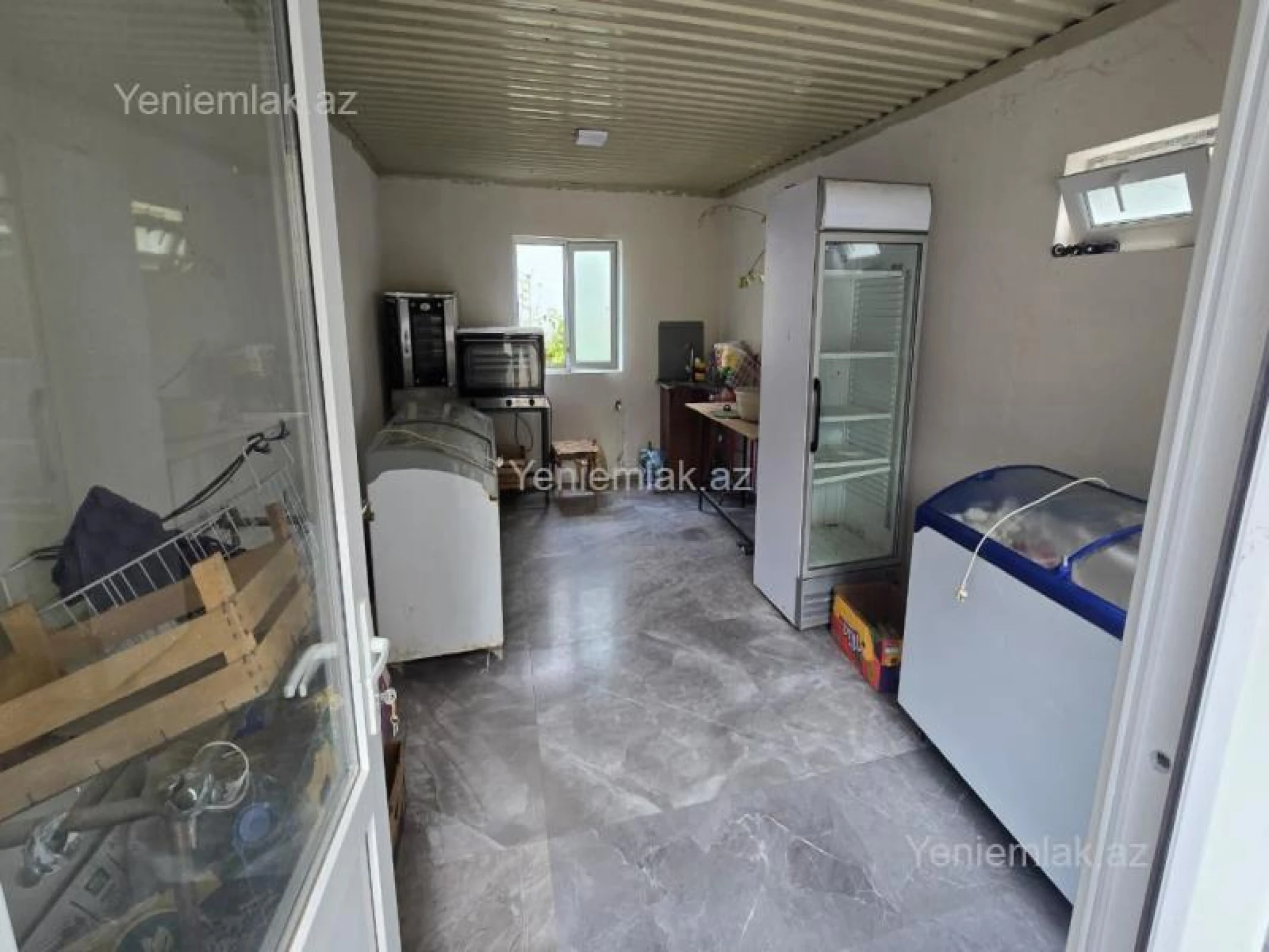 Satılır 10 otaqlı həyət evi 250 m²
