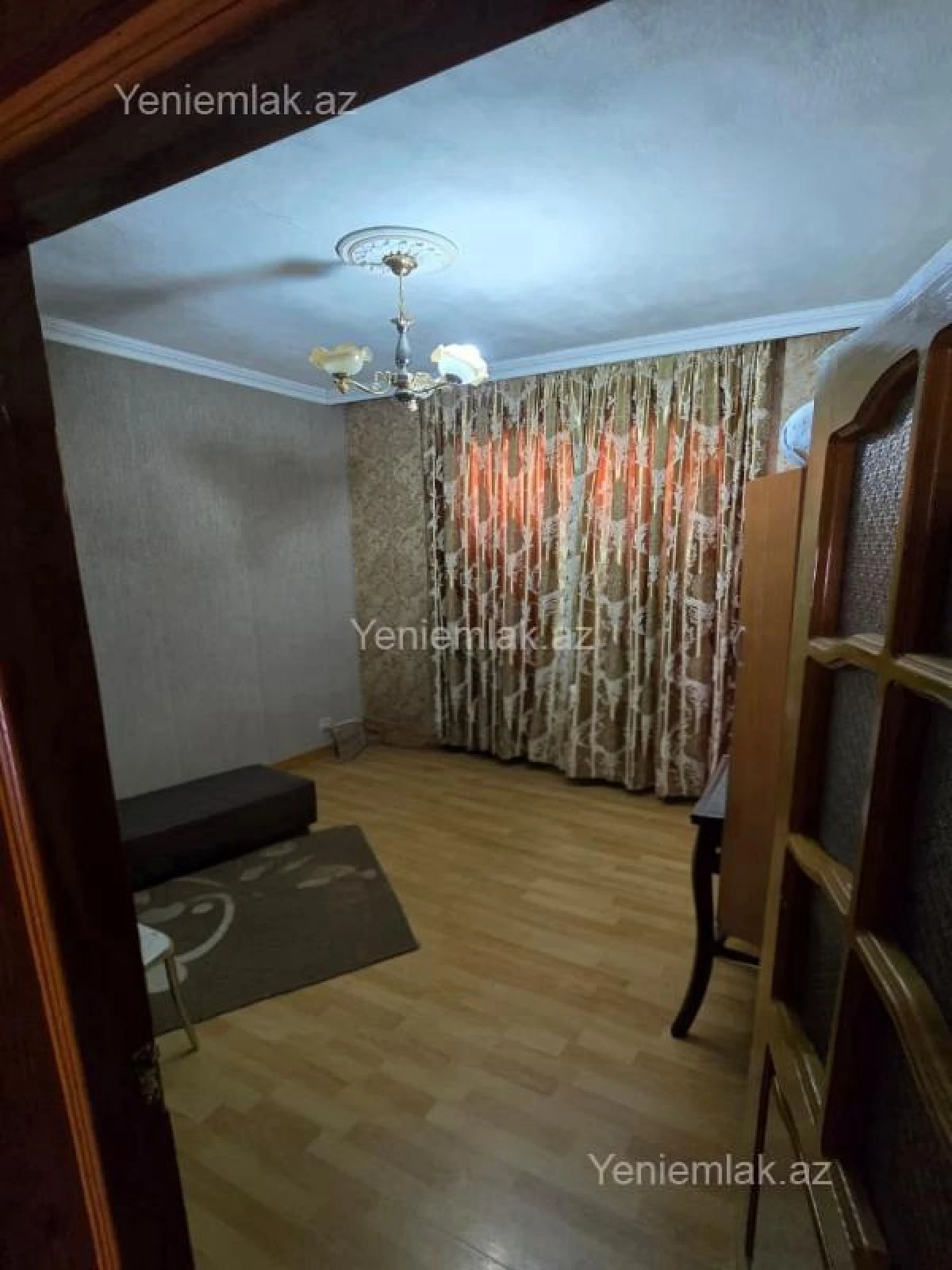 Satılır 10 otaqlı həyət evi 250 m²
