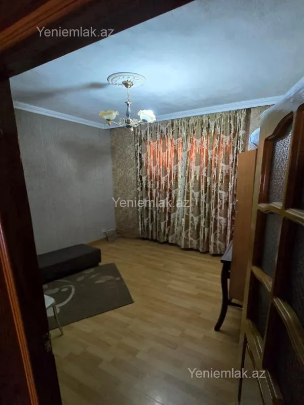 Satılır 10 otaqlı həyət evi 250 m²