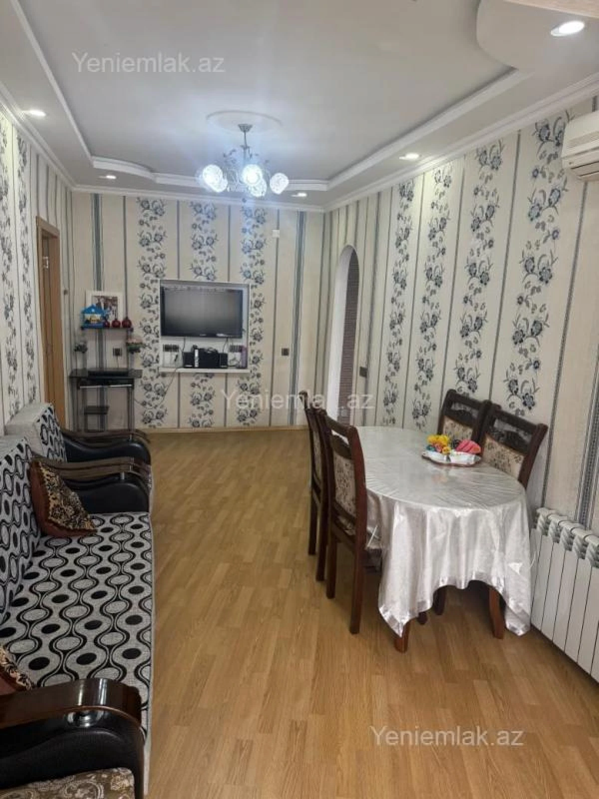 Satılır 2 otaqlı köhnə tikili 55 m²