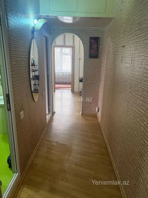 Satılır 2 otaqlı köhnə tikili 55 m²