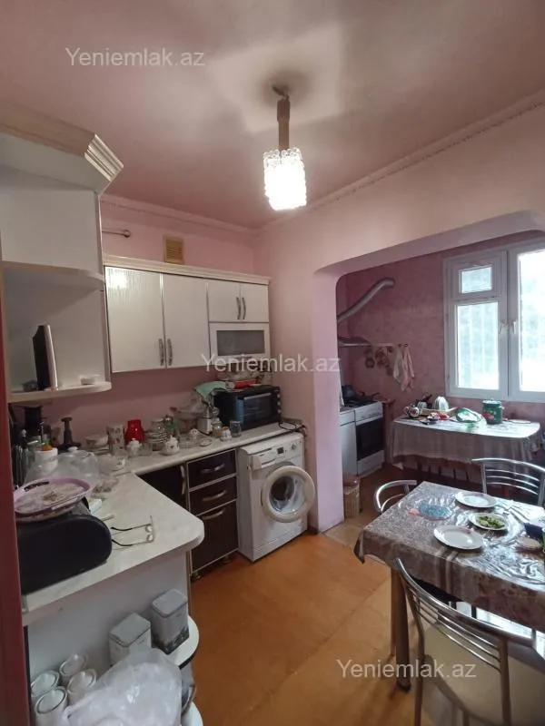 Satılır 3 otaqlı köhnə tikili 80 m²