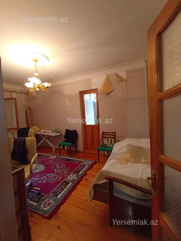 Satılır 3 otaqlı köhnə tikili 80 m²