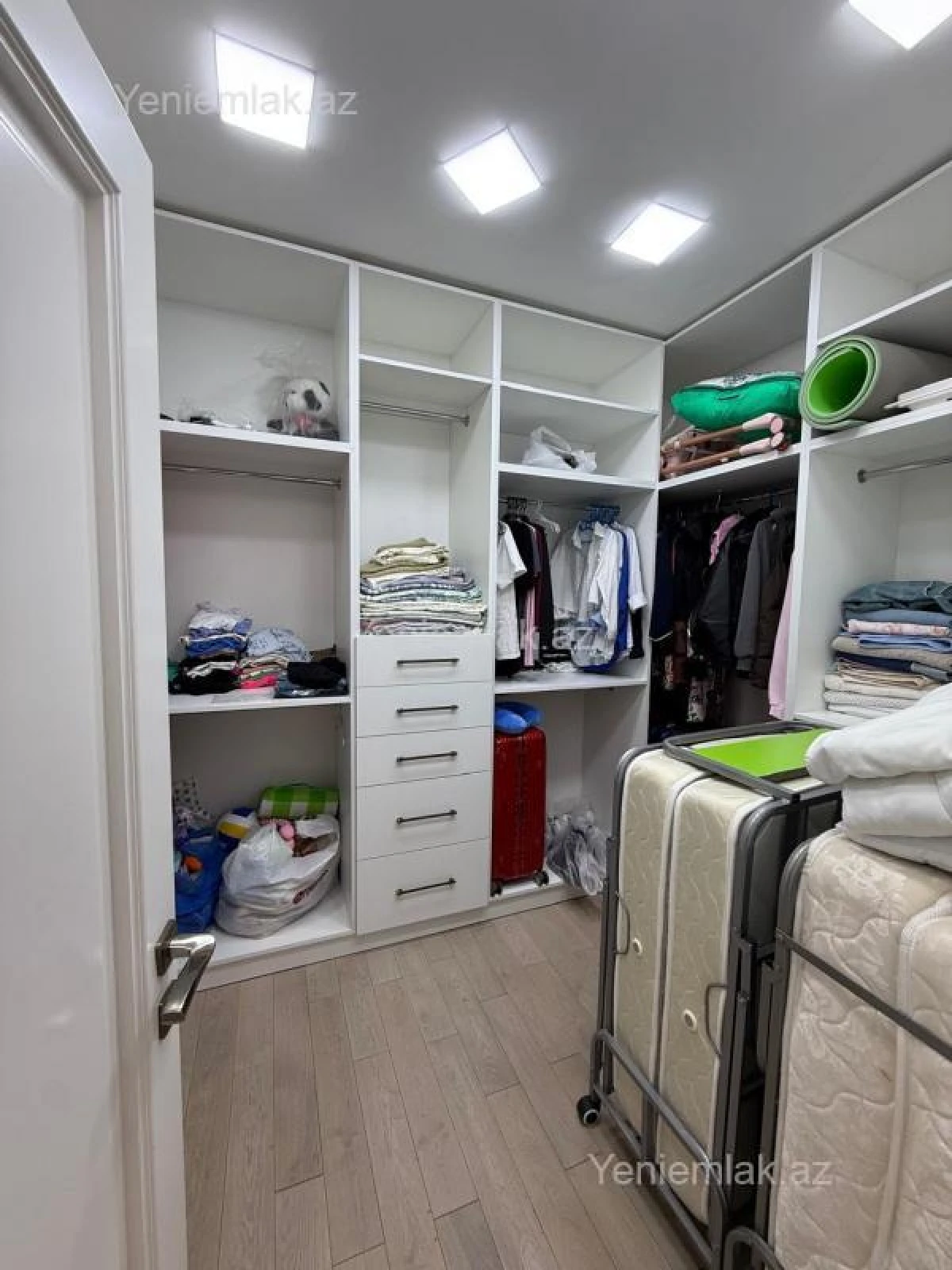 Satılır 3 otaqlı yeni tikili 141 m²