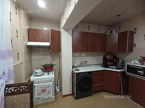 Satılır 3 otaqlı köhnə tikili 80 m²