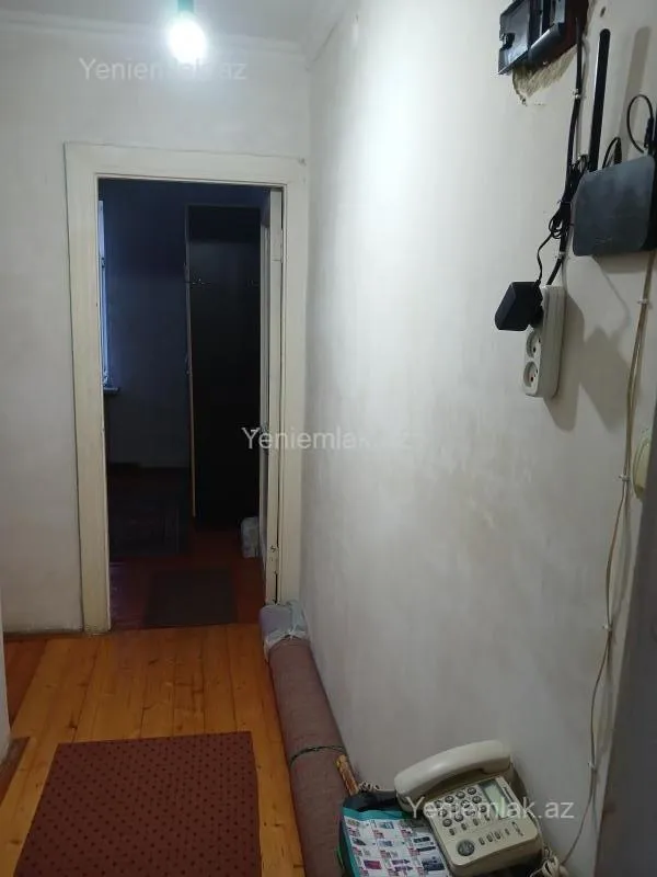 Satılır 1 otaqlı köhnə tikili 30 m²