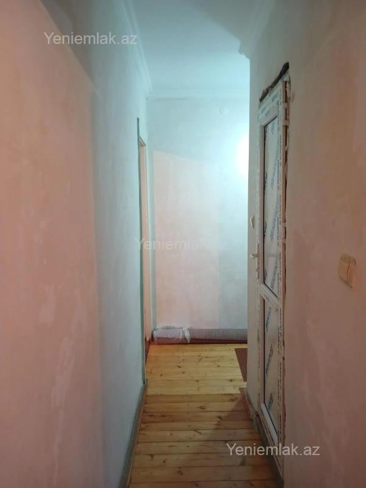 Satılır 1 otaqlı köhnə tikili 30 m²