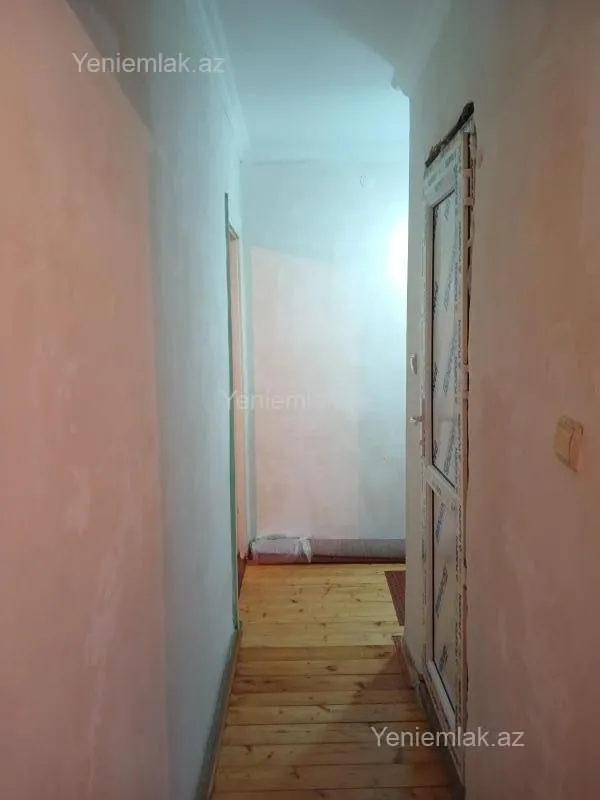 Satılır 1 otaqlı köhnə tikili 30 m²