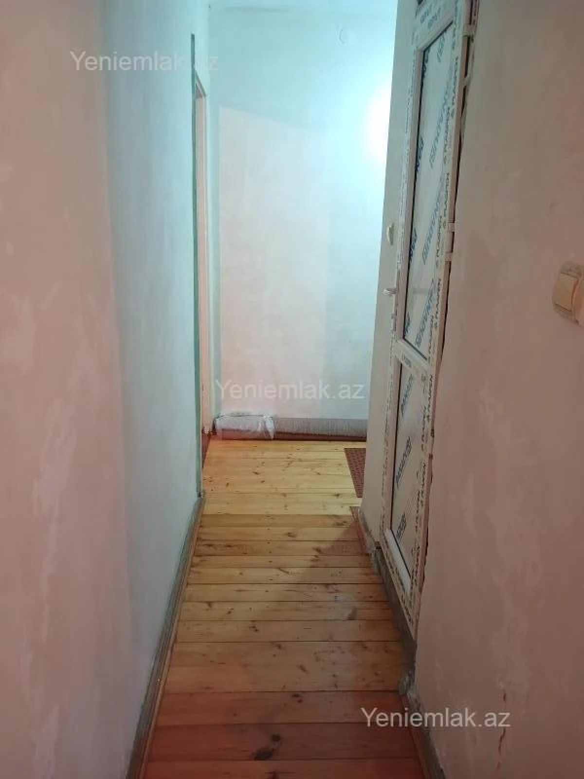 Satılır 1 otaqlı köhnə tikili 30 m²