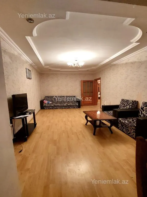Satılır 2 otaqlı köhnə tikili 64 m²
