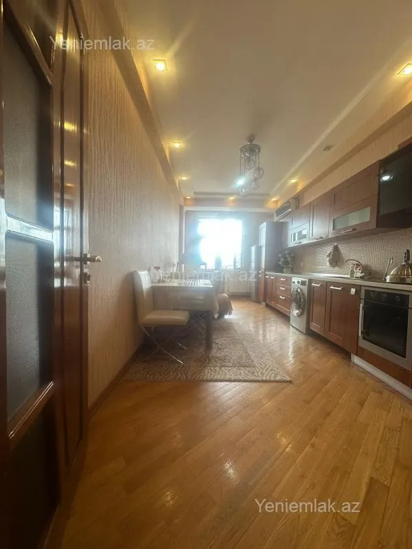 Satılır 4 otaqlı yeni tikili 152 m²