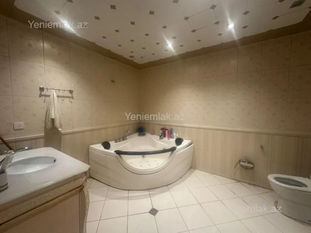 Satılır 4 otaqlı yeni tikili 152 m²