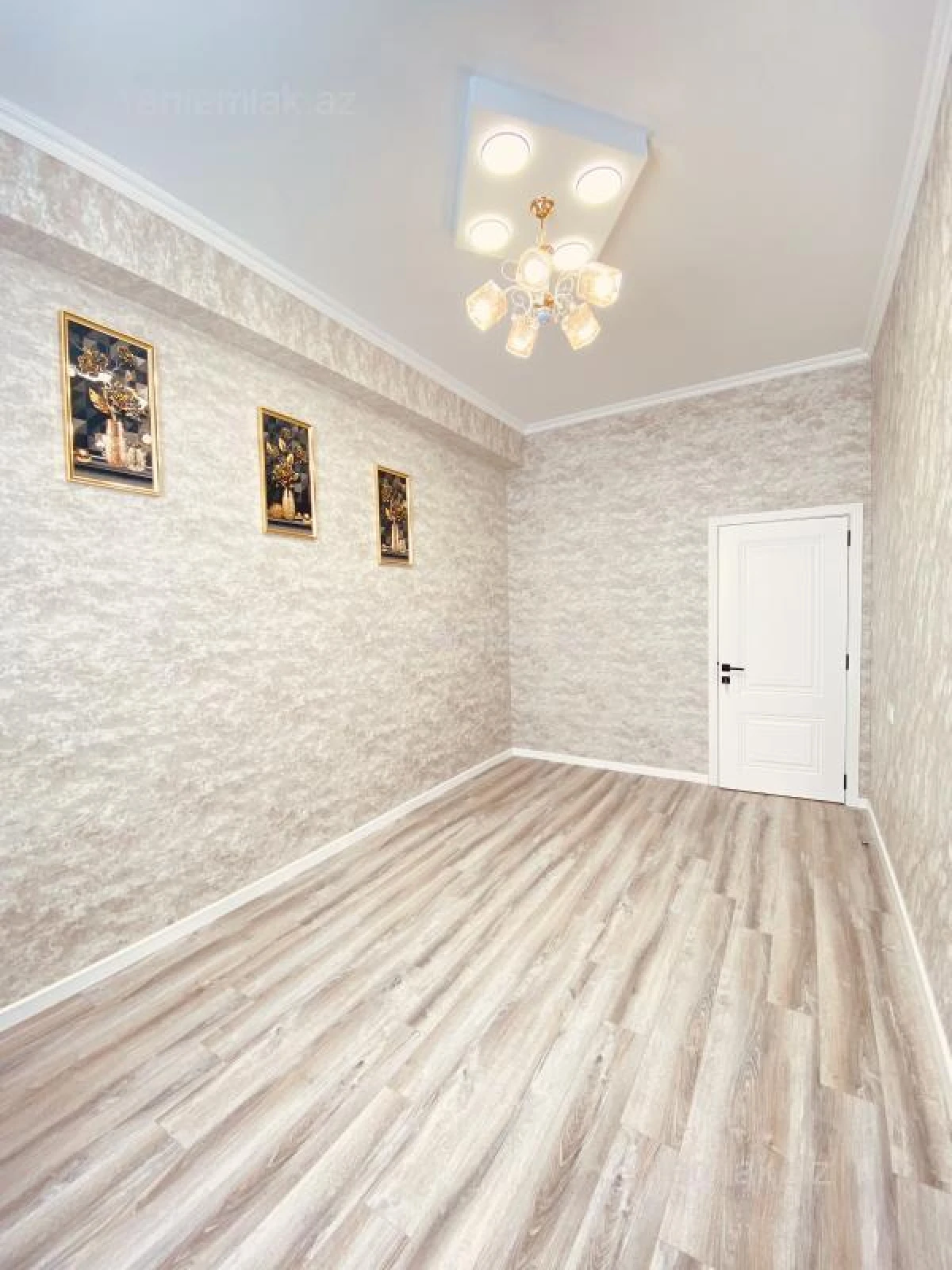 Satılır 2 otaqlı yeni tikili 60 m²