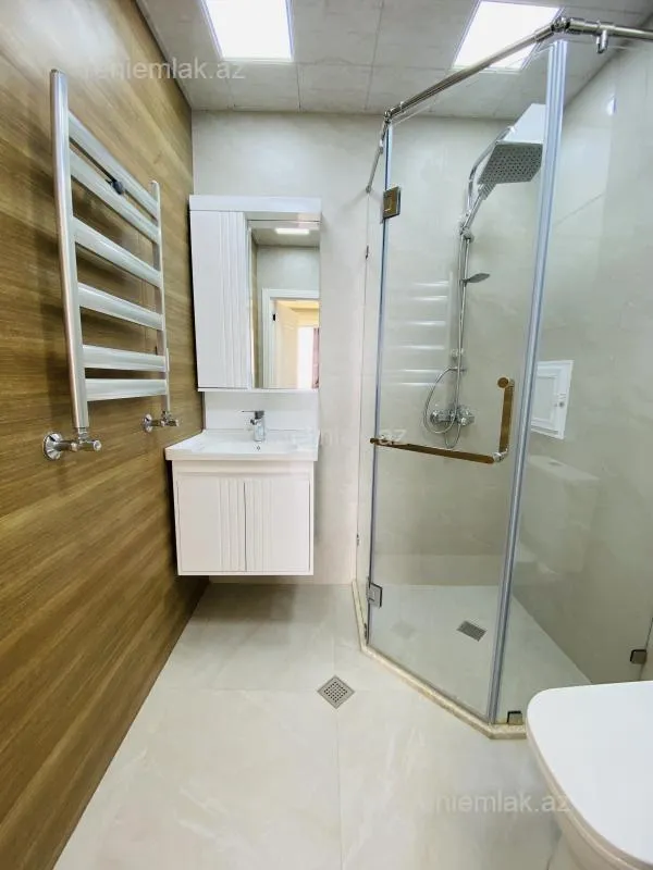 Satılır 2 otaqlı yeni tikili 60 m²