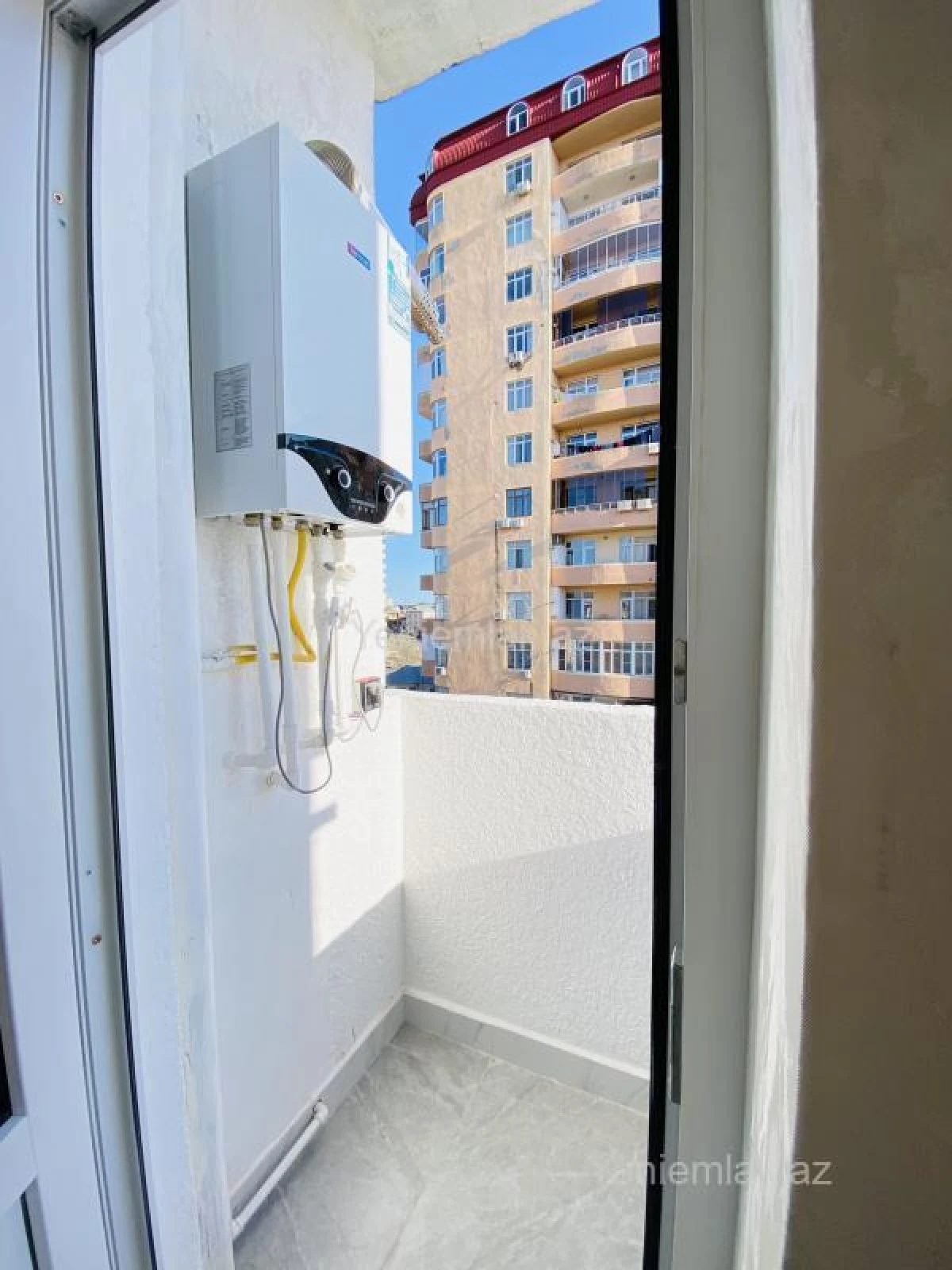 Satılır 2 otaqlı yeni tikili 60 m²