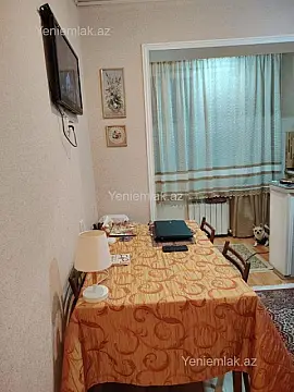 Satılır 2 otaqlı köhnə tikili 55 m²