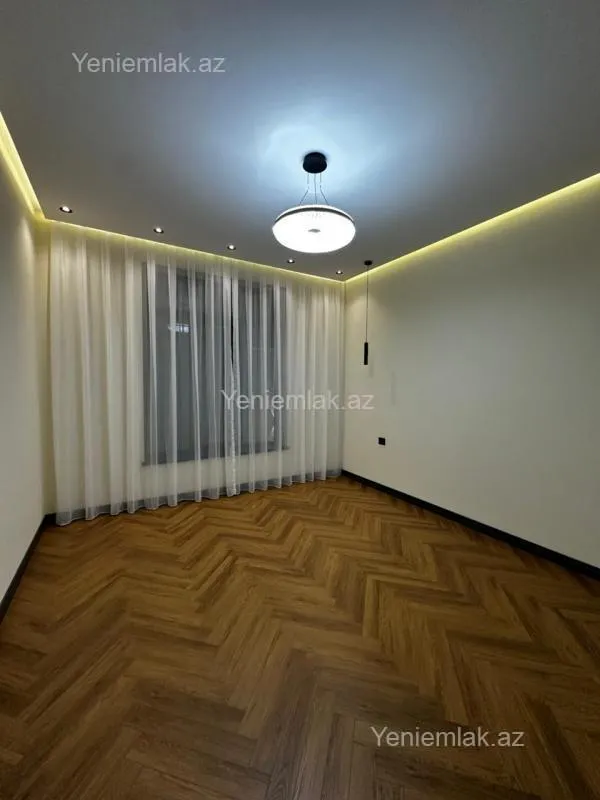 Satılır 5 otaqlı həyət evi 250 m²