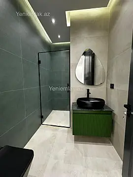Satılır 5 otaqlı həyət evi 250 m²