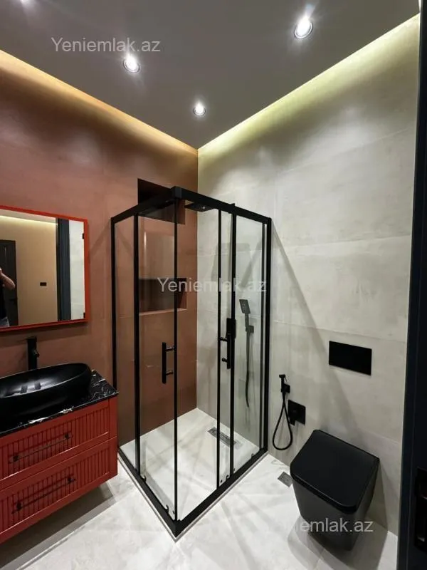 Satılır 5 otaqlı həyət evi 250 m²