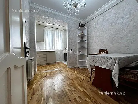 Satılır 3 otaqlı köhnə tikili 75 m²