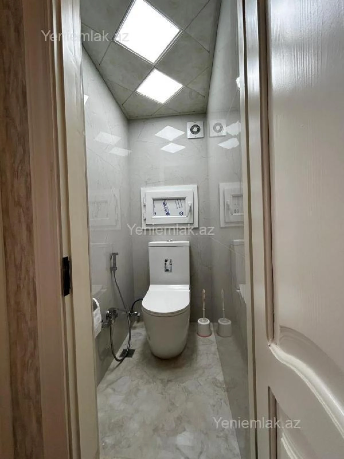 Satılır 3 otaqlı köhnə tikili 75 m²