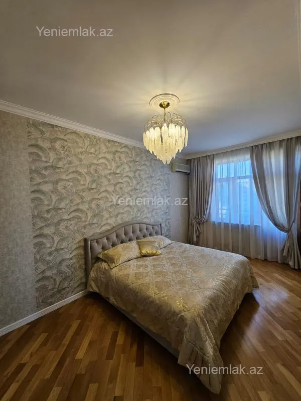Satılır 3 otaqlı yeni tikili 135 m²