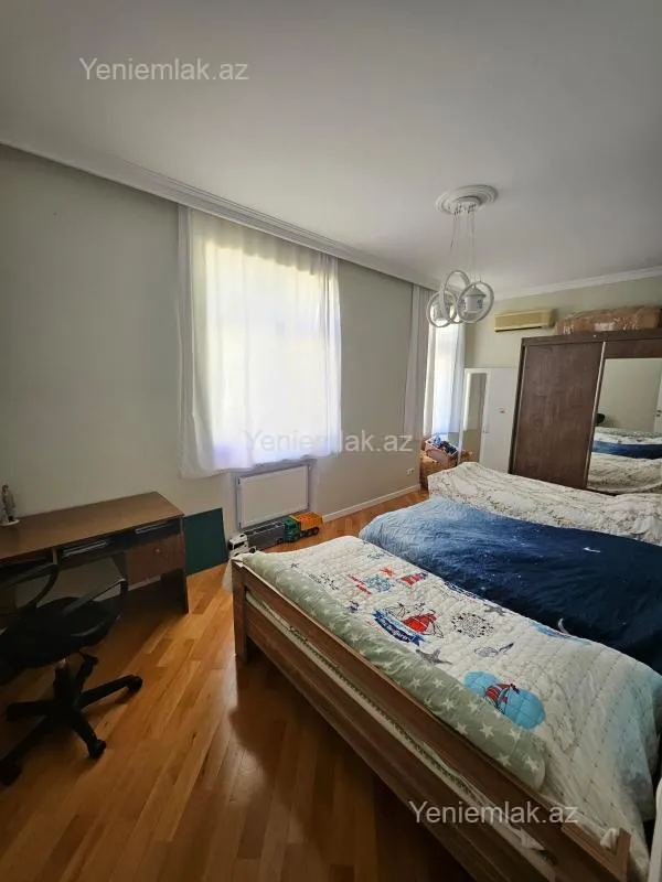 Satılır 3 otaqlı yeni tikili 135 m²