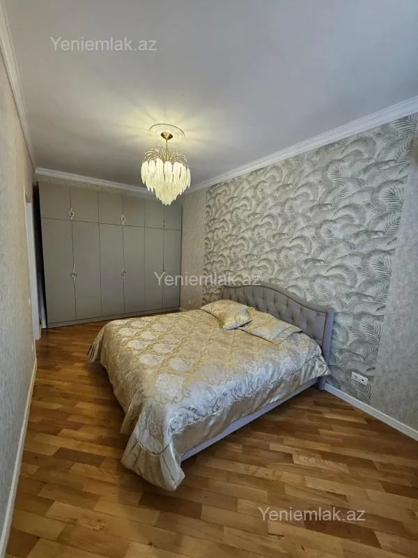 Satılır 3 otaqlı yeni tikili 135 m²