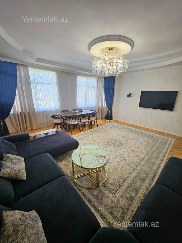 Satılır 3 otaqlı yeni tikili 135 m²