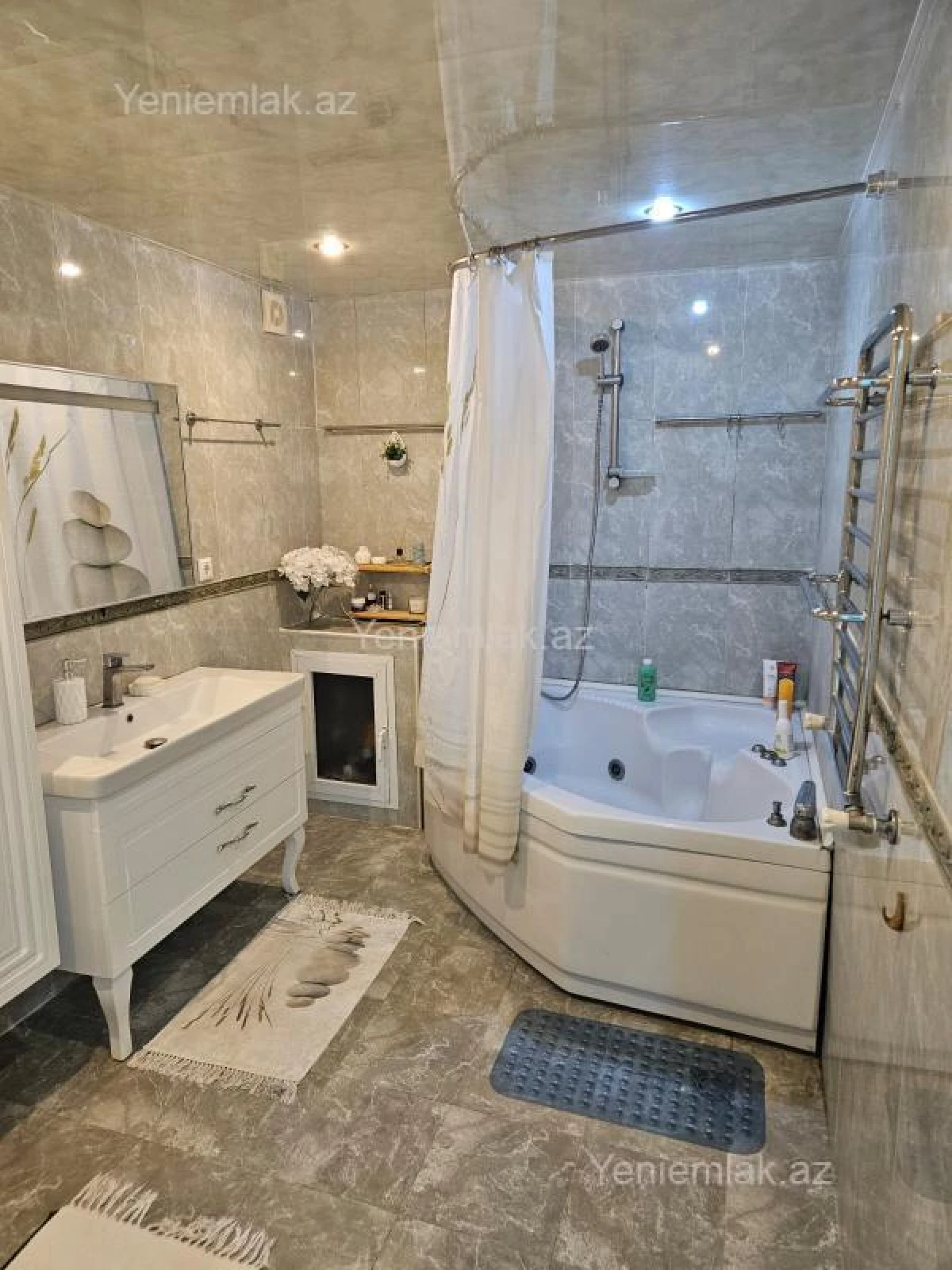 Satılır 3 otaqlı yeni tikili 135 m²