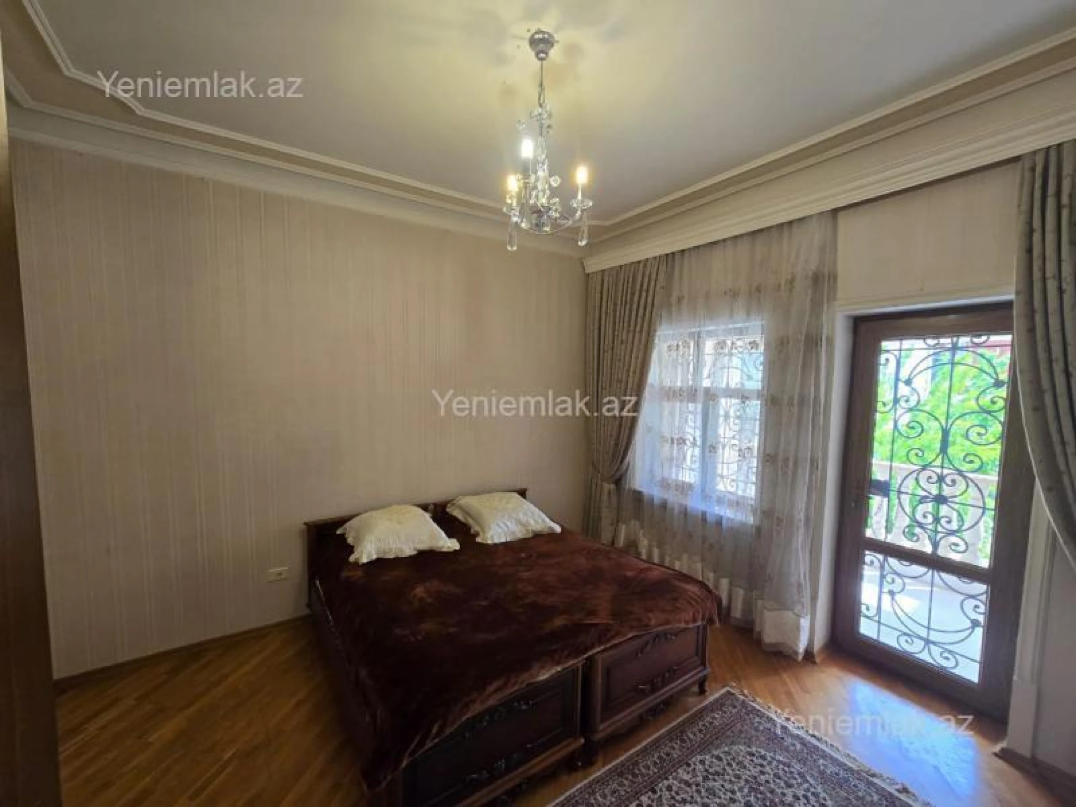 Satılır 11 otaqlı həyət evi 950 m²