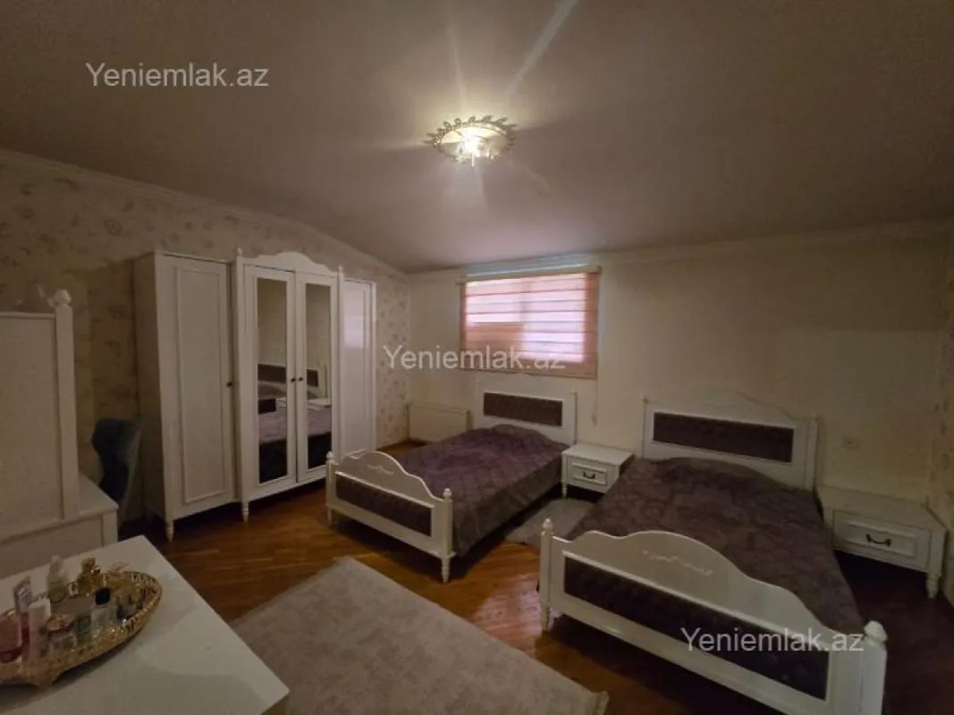 Satılır 11 otaqlı həyət evi 950 m²