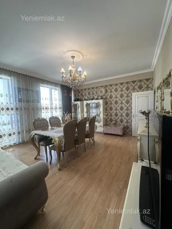 Satılır 3 otaqlı yeni tikili 100 m²