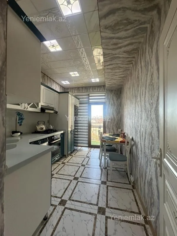 Satılır 3 otaqlı yeni tikili 100 m²