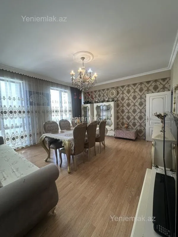 Satılır 3 otaqlı yeni tikili 100 m²