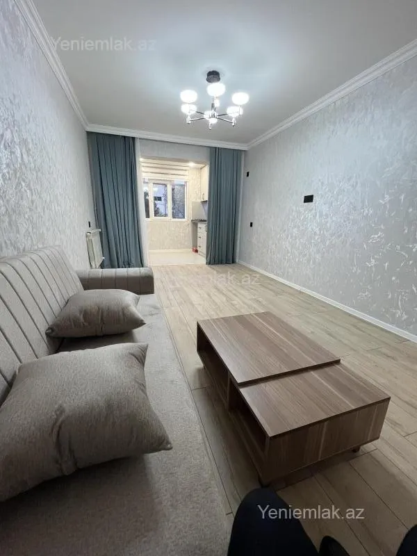 Satılır 2 otaqlı köhnə tikili 40 m²