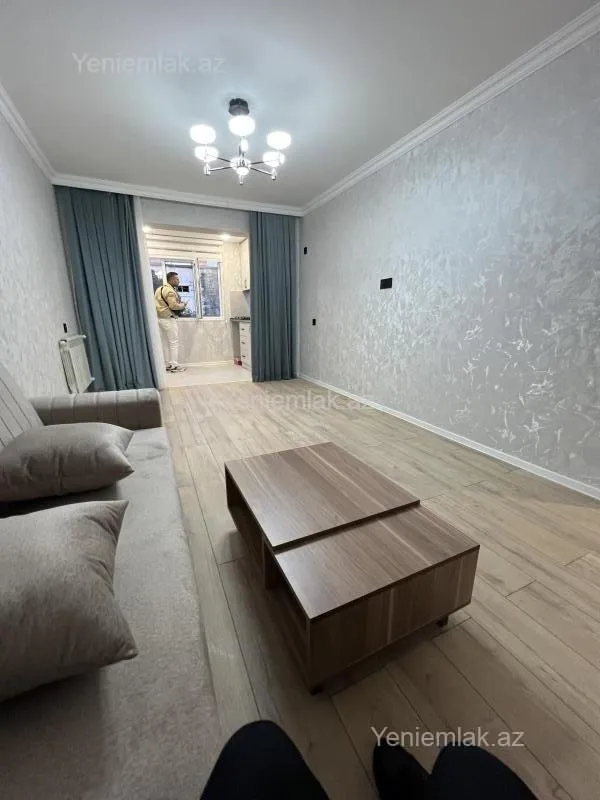 Satılır 2 otaqlı köhnə tikili 40 m²