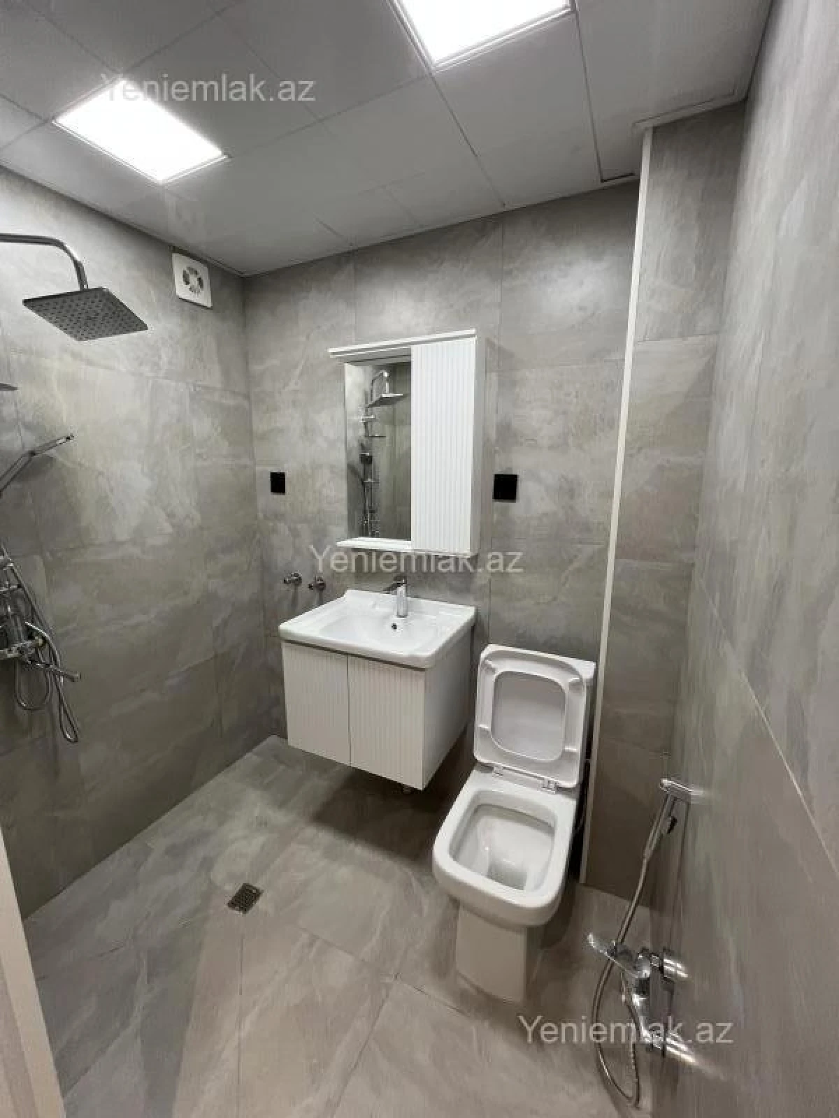 Satılır 2 otaqlı köhnə tikili 40 m²