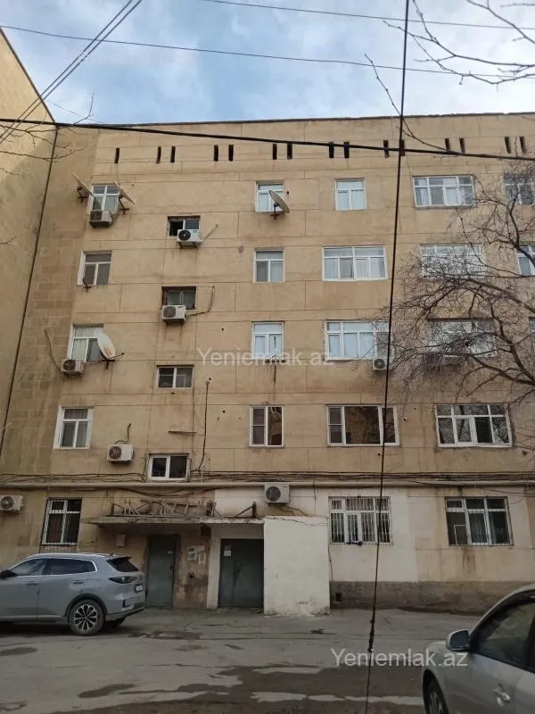 Satılır 3 otaqlı köhnə tikili 80 m²