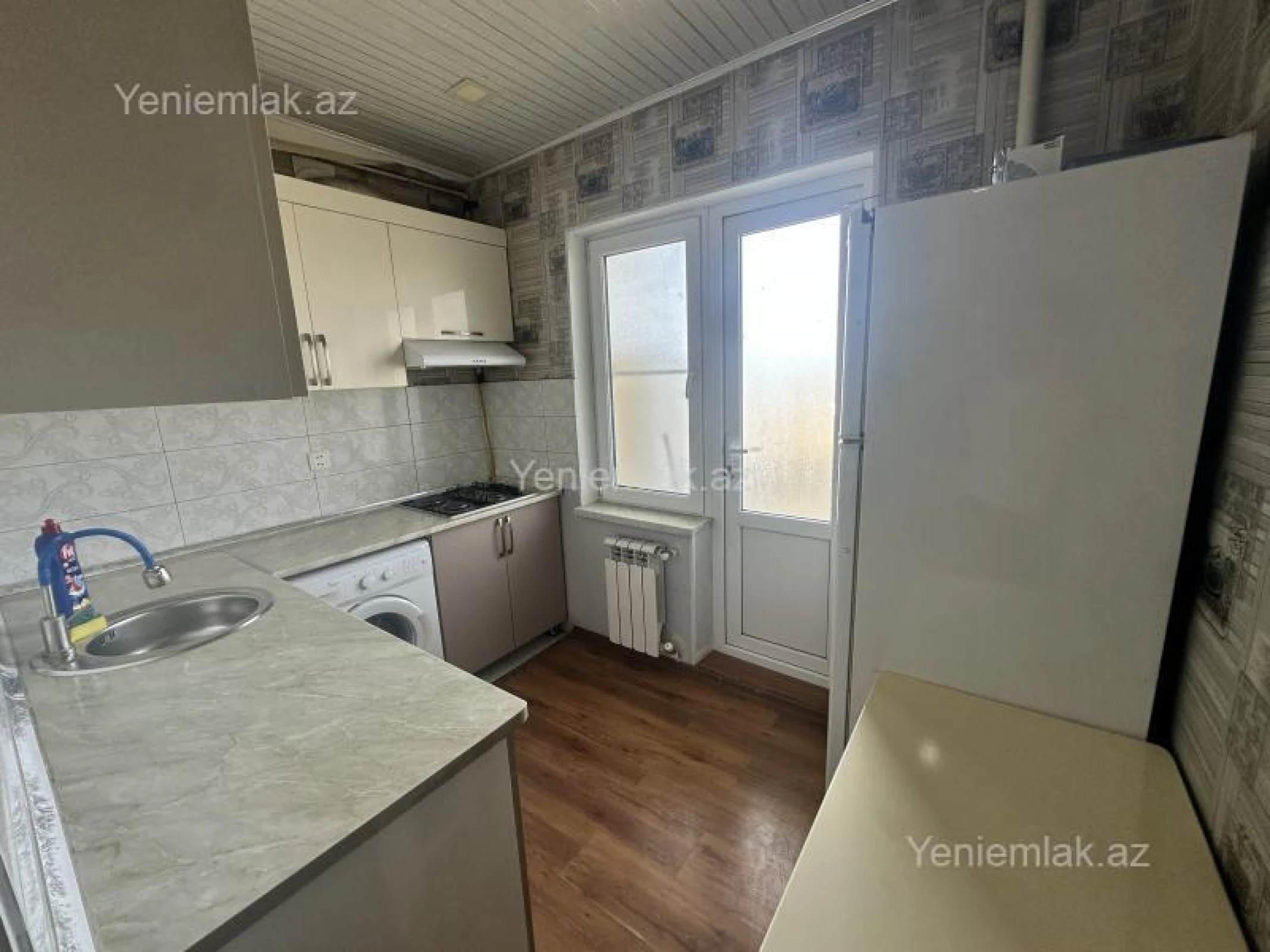 Satılır 2 otaqlı köhnə tikili 60 m²